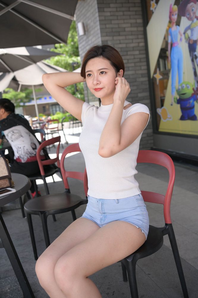 短发牛仔的漂亮女生【2.4G】-hasate摄影图片资源整理