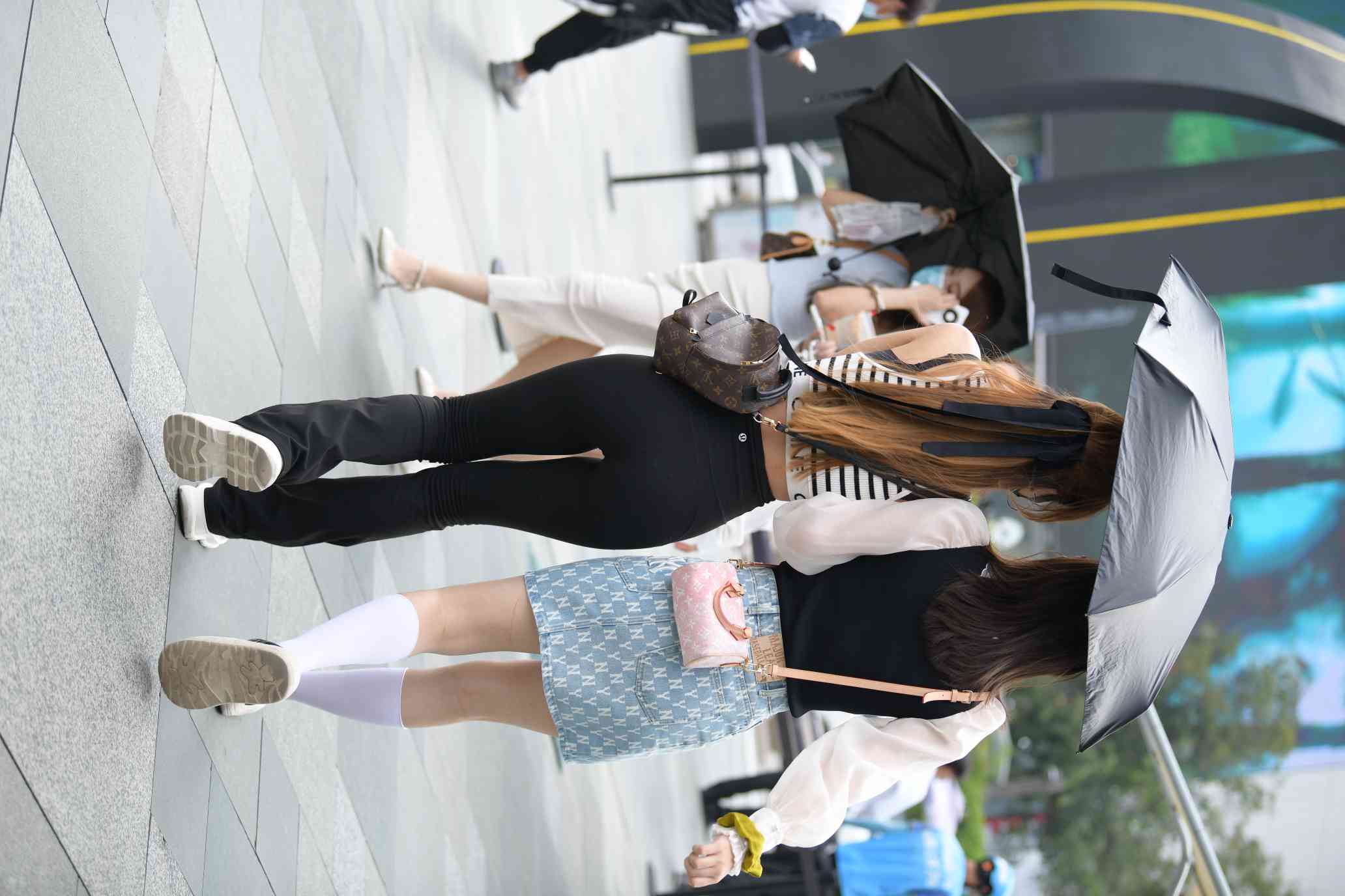 图片[3]-打伞的瑜伽裤姑娘【93P】04032-hasate摄影图片资源整理