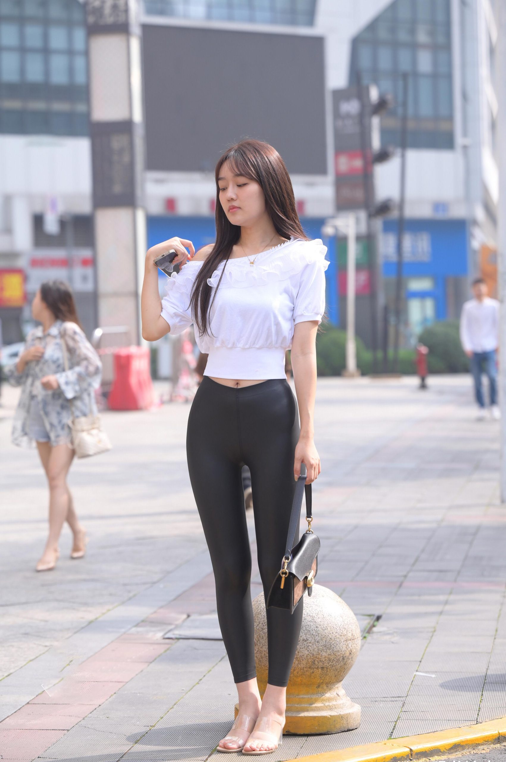 图片[4]-笑容非常甜美且治愈的皮裤女孩 J1945 751P1V-22.1GB-hasate摄影图片资源整理