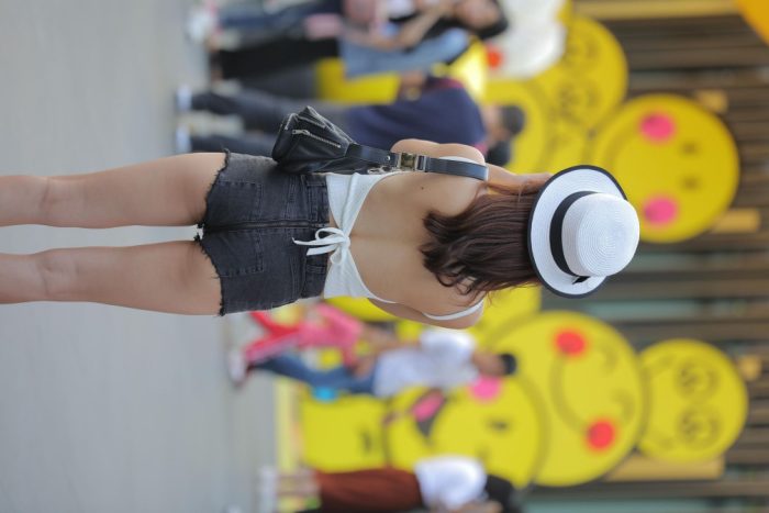 非常时尚阳光的牛仔热裤女孩【808P】00064-hasate摄影图片资源整理