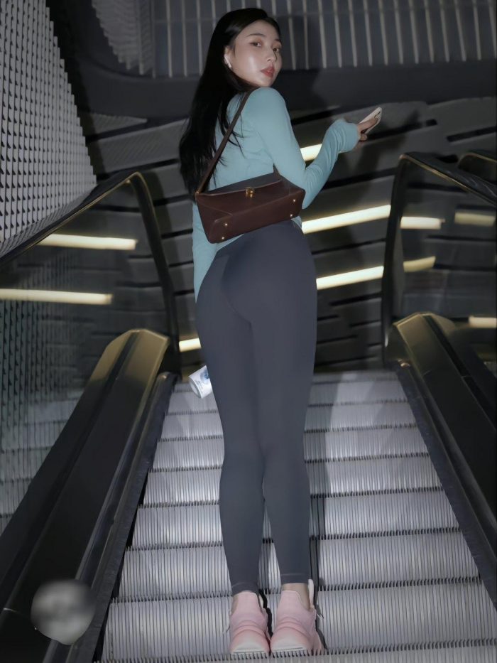 晚上逛商场的瑜伽裤漂亮女孩J2244 225P2V-15.1GB-hasate摄影图片资源整理