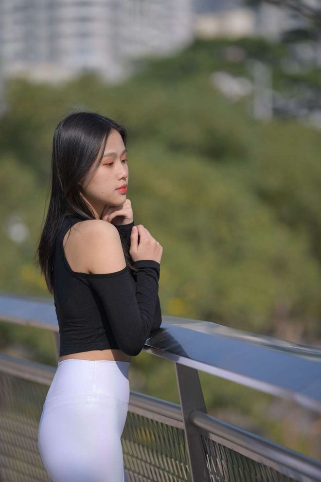 图片[4]-穿紧身白裤的端庄女孩 J1436 674P1V-22.2GB-hasate摄影图片资源整理